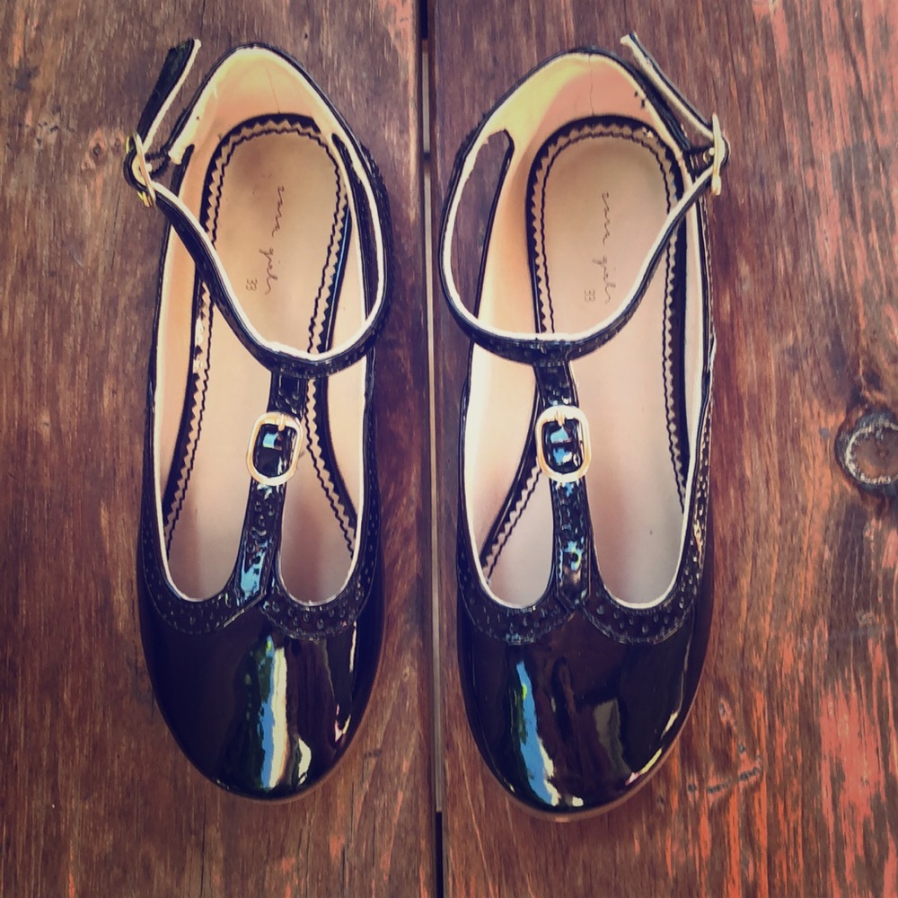 Girls shoes